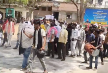 banda grooms unique protest