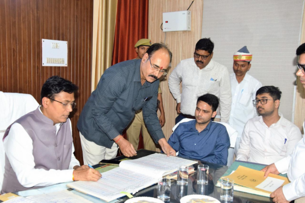 lakhimpur kheri new dm