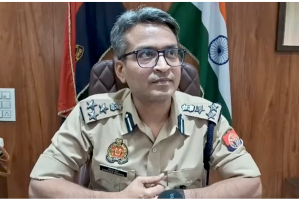 kanpur police 14 suspended