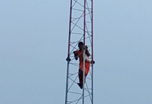 kanpur woman climbed tower