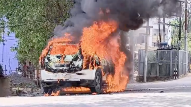 mahindra xuv catches fire