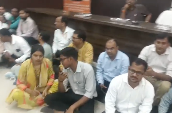 unnao bangarmau lekhpal bribery