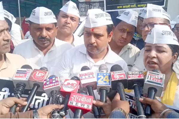 kanpur aap protest
