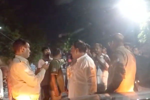 kanpur doctor car vandalism