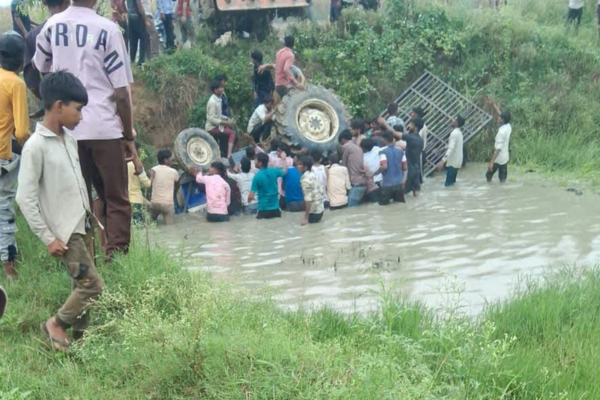 badaun tractor accident children
