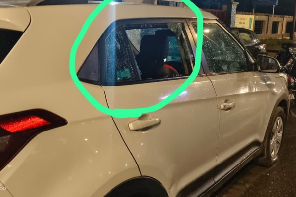 gorakhpur car window break