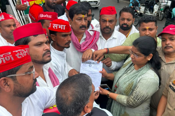 gorakhpur sp protest neet