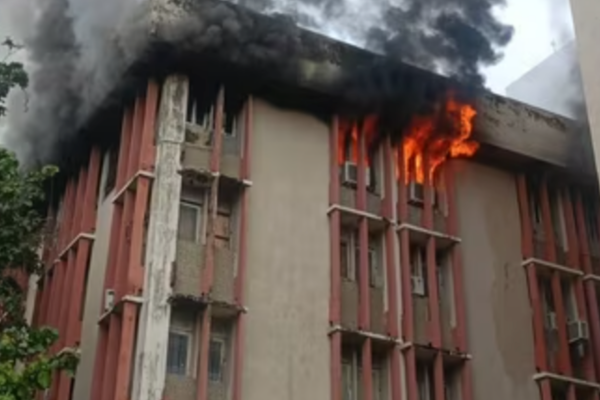 lucknow jawahar bhawan fire
