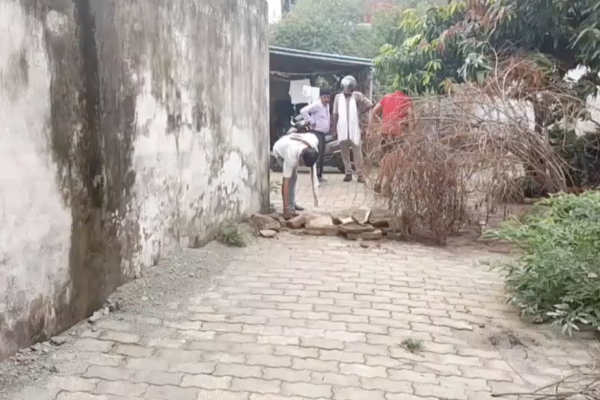 mirzapur public road encroachment