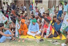 sitapur farmers protest power