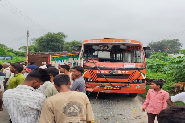 budaun roadways bus pickup