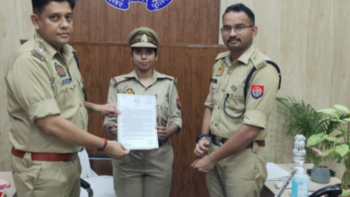 gorakhpur police saves girl