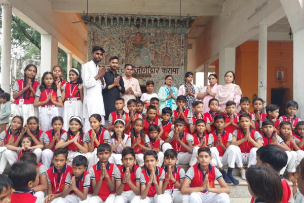 Rudayan Kanwar Yatra, SGM Public School Kanwar Yatra, Kanwar Yatra 2026, Rudayan News, Sawan Kanwar Yatra, school students Kanwar Yatra, Har Har Mahadev Rudayan, Durga Devi Temple Rudayan, Badaun Kanwar Yatra, SGM Public School Rudayan