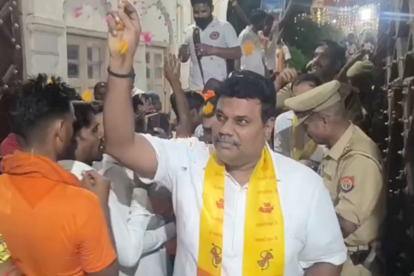 sitapur dm sp shower