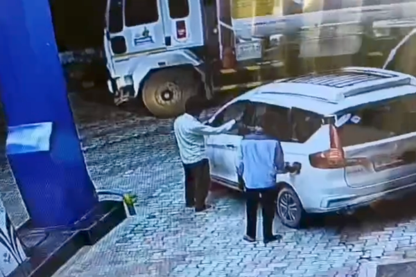sitapur petrol pump ertiga