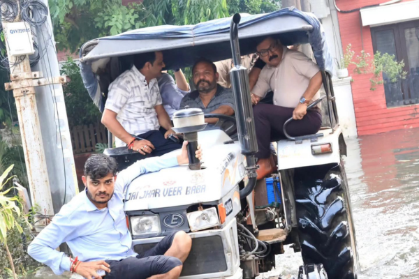bareilly dm flood inspection