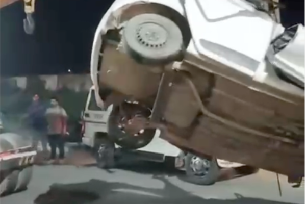 budaun road accident car