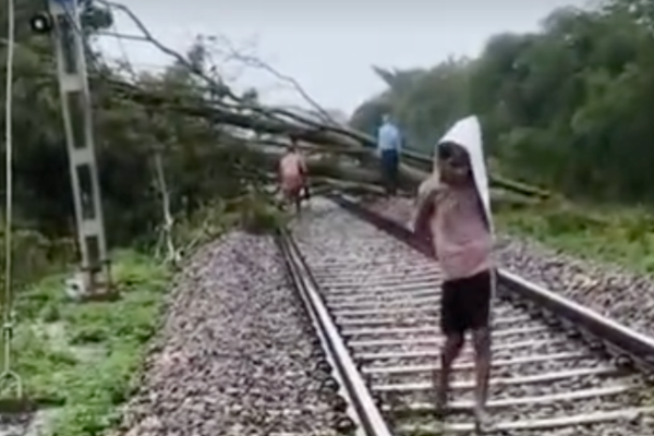 gonda basti railway track