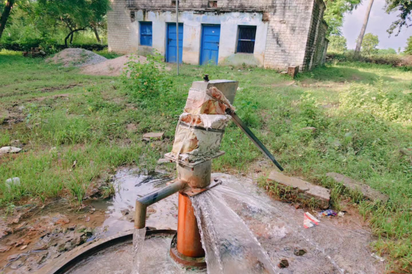 mirzapur handpump giving wate
