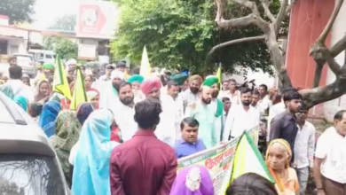 sitapur farmers protest over