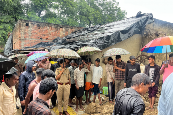 sitapur rain kachchi deewar