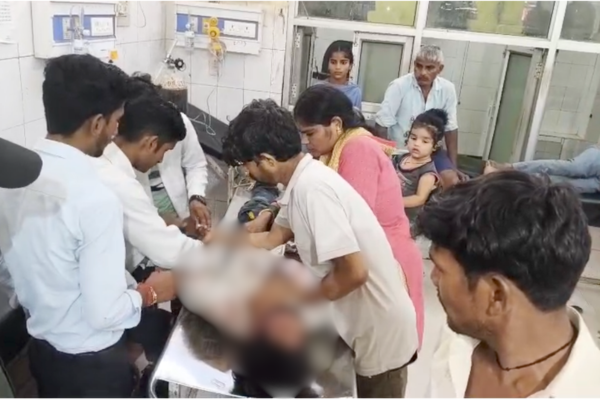sitapur youth attack police