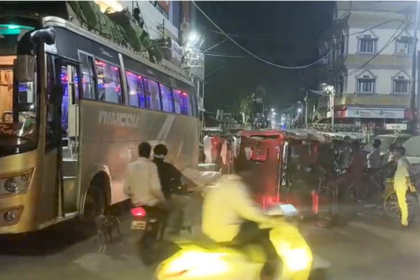 banda overloaded sleeper bus