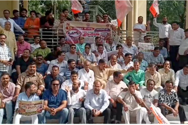 kanpur traders protest