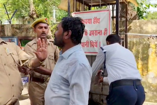 unnao man attempts self